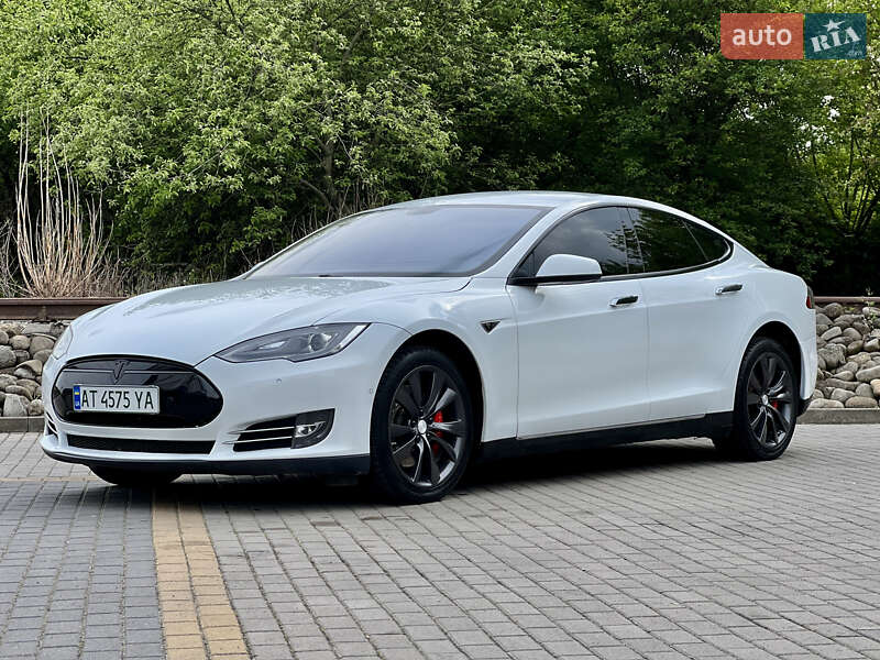 Tesla Model S 2014