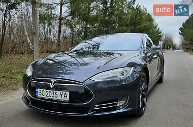 Лифтбек Tesla Model S 2015 в 