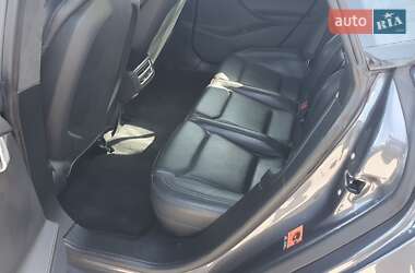 Лифтбек Tesla Model S 2015 в 