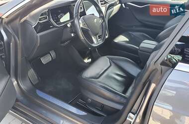 Лифтбек Tesla Model S 2015 в 