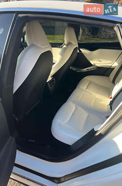 Лифтбек Tesla Model S 2020 в 