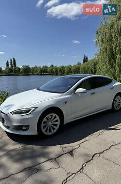 Лифтбек Tesla Model S 2020 в Ровно