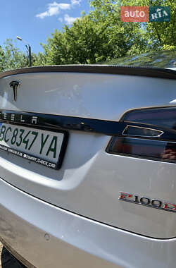Лифтбек Tesla Model S 2017 в 