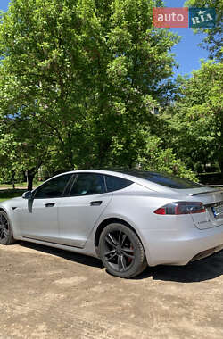 Лифтбек Tesla Model S 2017 в 
