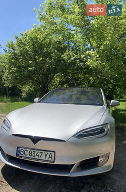 Лифтбек Tesla Model S 2017 в 
