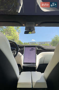 Лифтбек Tesla Model S 2017 в 
