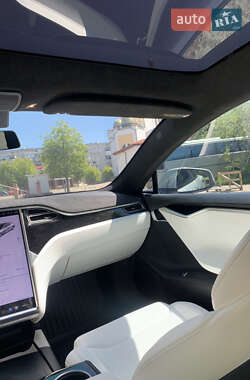 Лифтбек Tesla Model S 2017 в 