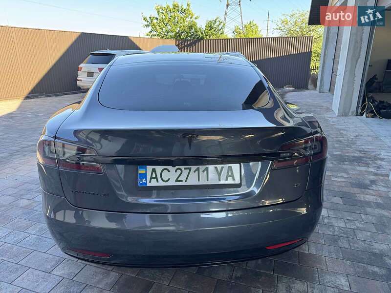Ліфтбек Tesla Model S 2017 в Володимирі