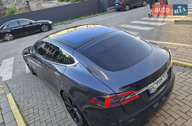 Лифтбек Tesla Model S 2018 в Львове