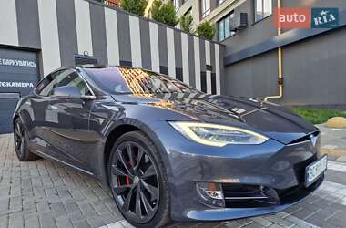 Лифтбек Tesla Model S 2018 в Львове