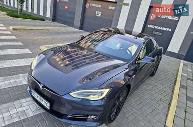 Лифтбек Tesla Model S 2018 в Львове