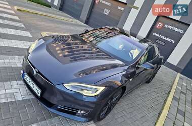 Лифтбек Tesla Model S 2018 в Львове