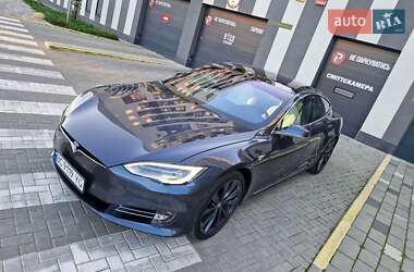 Лифтбек Tesla Model S 2018 в Львове