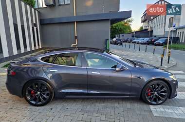 Лифтбек Tesla Model S 2018 в Львове
