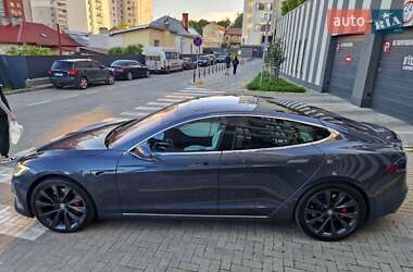 Лифтбек Tesla Model S 2018 в Львове