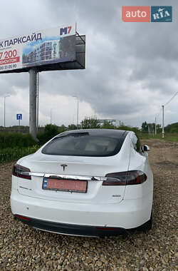 Лифтбек Tesla Model S 2015 в 