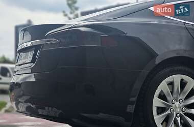 Лифтбек Tesla Model S 2017 в 