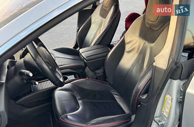 Лифтбек Tesla Model S 2014 в 
