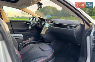 Лифтбек Tesla Model S 2014 в 