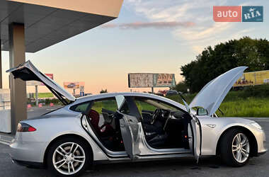 Лифтбек Tesla Model S 2014 в 