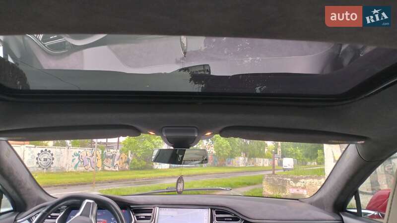 Лифтбек Tesla Model S 2015 в Львове фото 11 Лифтбек Tesla Model S 2015 в Львове