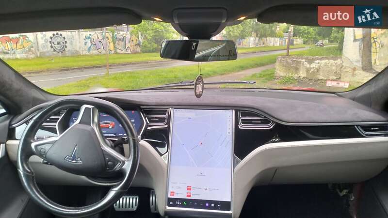 Лифтбек Tesla Model S 2015 в Львове фото 12 Лифтбек Tesla Model S 2015 в Львове