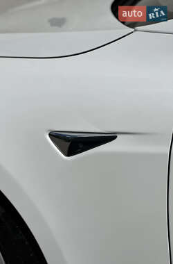 Лифтбек Tesla Model S 2016 в 