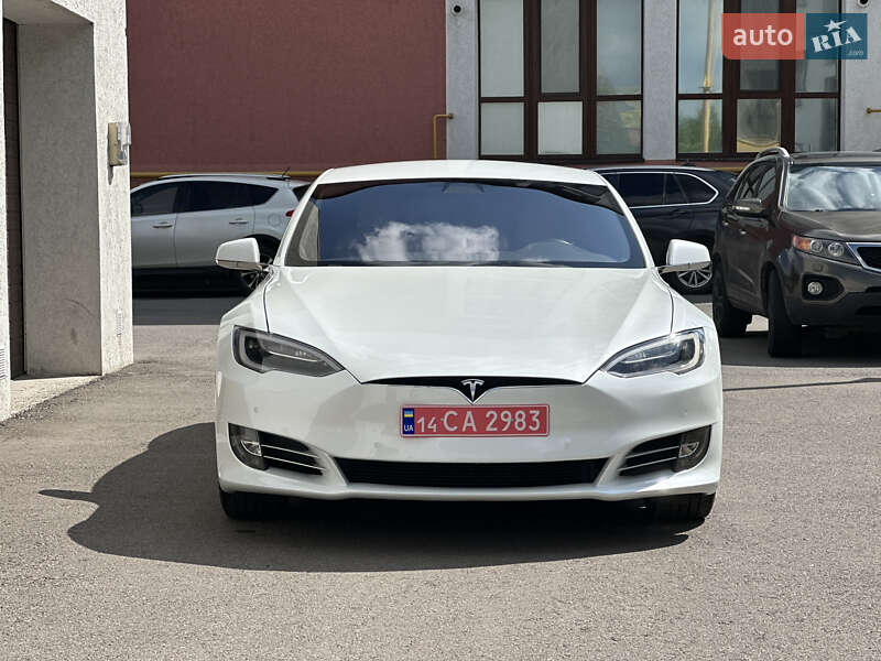 Лифтбек Tesla Model S 2016 в 