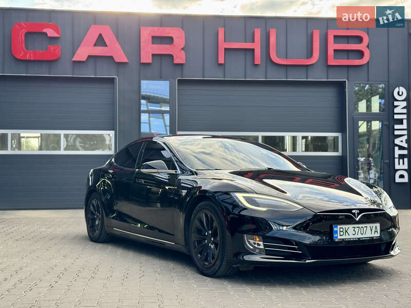 Лифтбек Tesla Model S 2018 в 