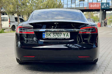 Лифтбек Tesla Model S 2018 в 