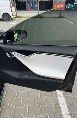 Лифтбек Tesla Model S 2018 в 