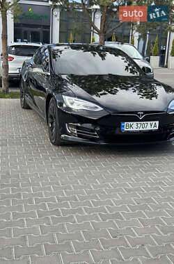 Лифтбек Tesla Model S 2018 в 