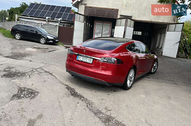 Лифтбек Tesla Model S 2016 в 