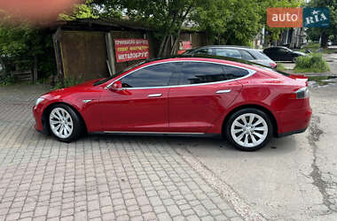 Лифтбек Tesla Model S 2016 в 