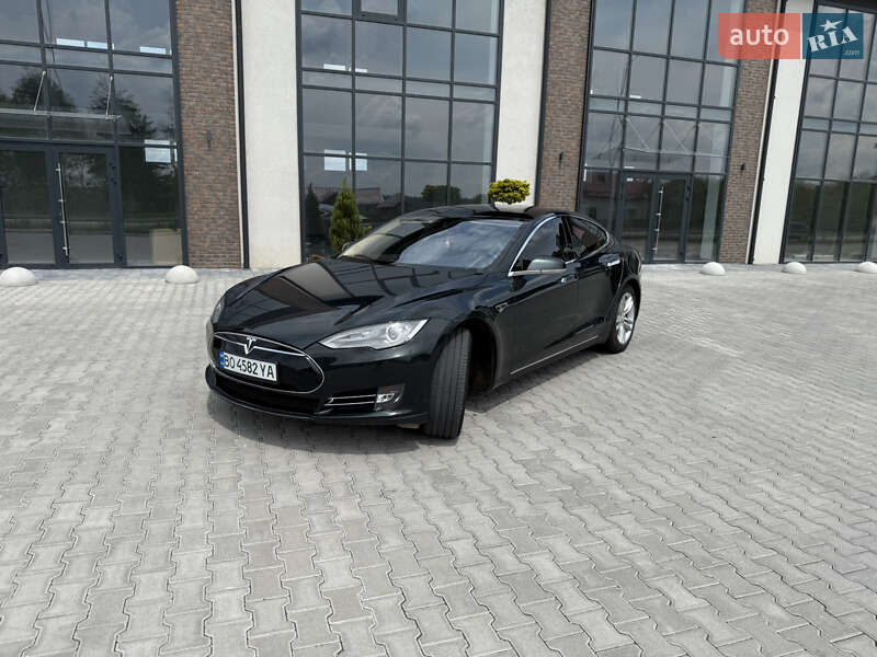 Ліфтбек Tesla Model S 2014 в Тернополі