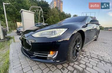 Ліфтбек Tesla Model S 2013 в 