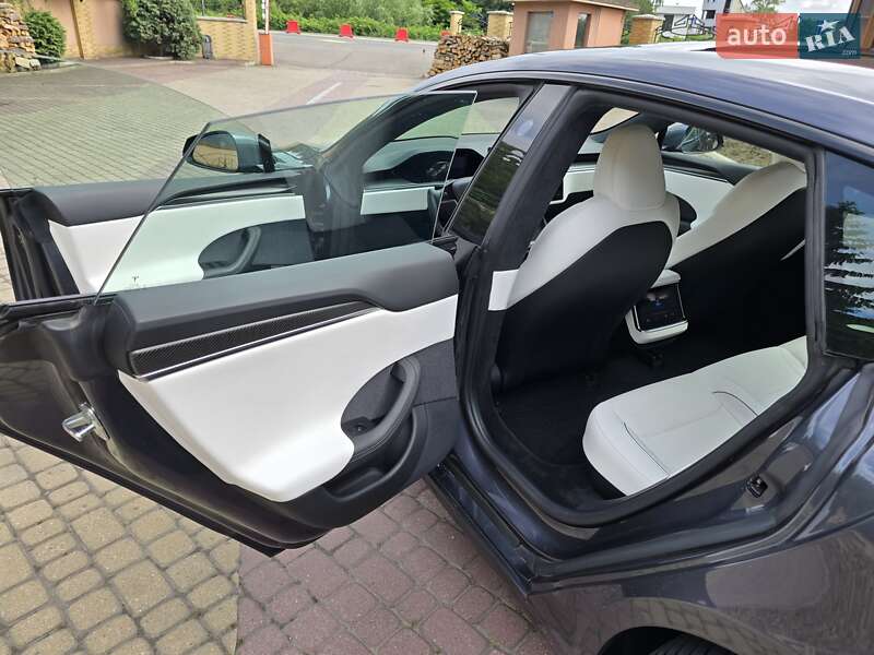 Ліфтбек Tesla Model S 2021 в Мукачевому