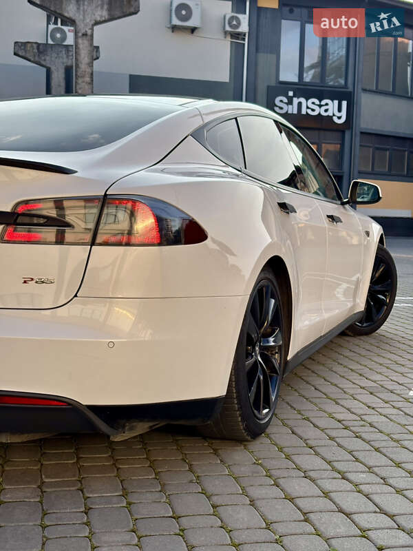 Лифтбек Tesla Model S 2013 в Коломые