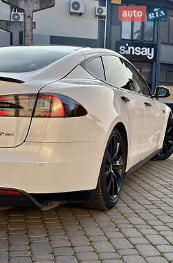 Лифтбек Tesla Model S 2013 в 