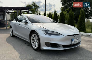 Лифтбек Tesla Model S 2017 в Киеве