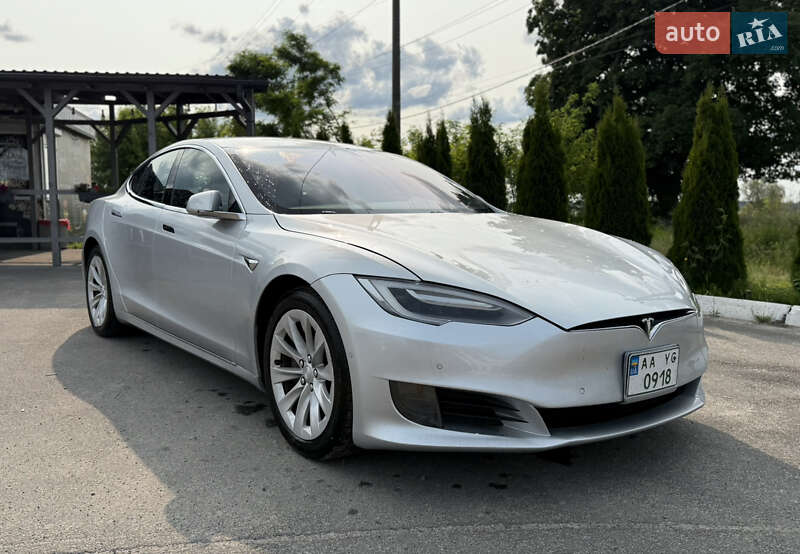 Лифтбек Tesla Model S 2017 в 