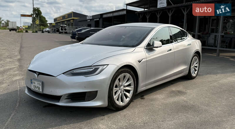 Ліфтбек Tesla Model S 2017 в Києві фото 16 Ліфтбек Tesla Model S 2017 в Києві