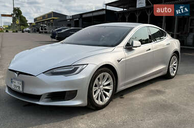 Лифтбек Tesla Model S 2017 в 