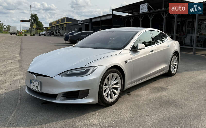 Ліфтбек Tesla Model S 2017 в Києві фото 15 Ліфтбек Tesla Model S 2017 в Києві