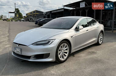 Лифтбек Tesla Model S 2017 в 