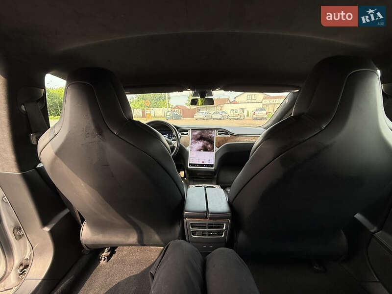 Ліфтбек Tesla Model S 2017 в Києві фото 27 Ліфтбек Tesla Model S 2017 в Києві
