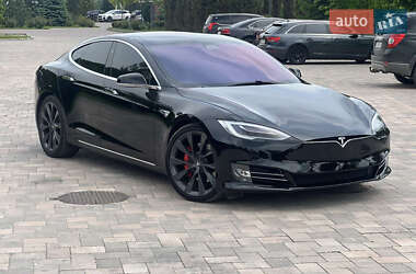 Лифтбек Tesla Model S 2019 в Ивано-Франковске