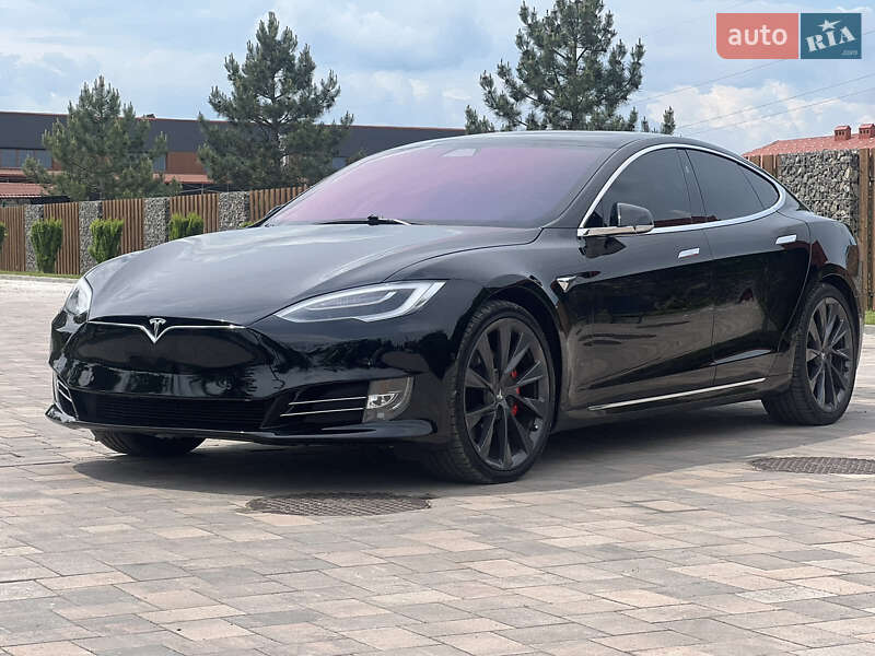 Лифтбек Tesla Model S 2019 в Ивано-Франковске