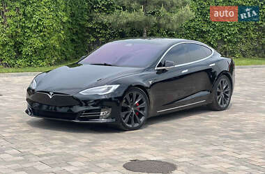Лифтбек Tesla Model S 2019 в 