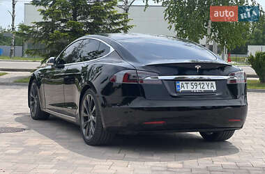 Лифтбек Tesla Model S 2019 в 